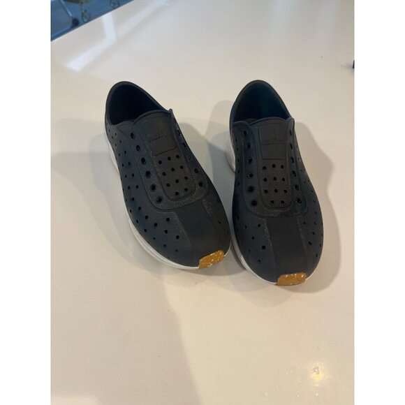 Native Shoes Jefferson Slip-On Perforated Sneakers Black Mens Size 8 Rubber Sole - Picture 1 of 7